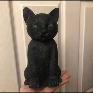 Black cat statue 8 inches tall like new